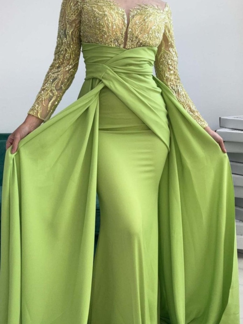 NWT MNM Couture K3893 Pistache Green Gown Size 4/36